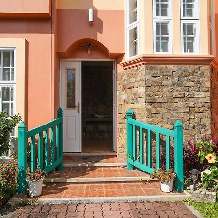 Charming Tagaytay Vacation Home Tagaytay City Esterno foto