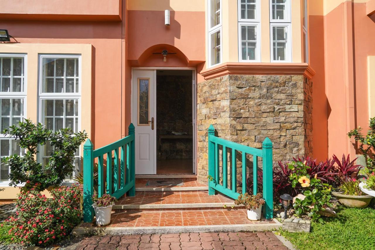 Charming Tagaytay Vacation Home Tagaytay City Esterno foto
