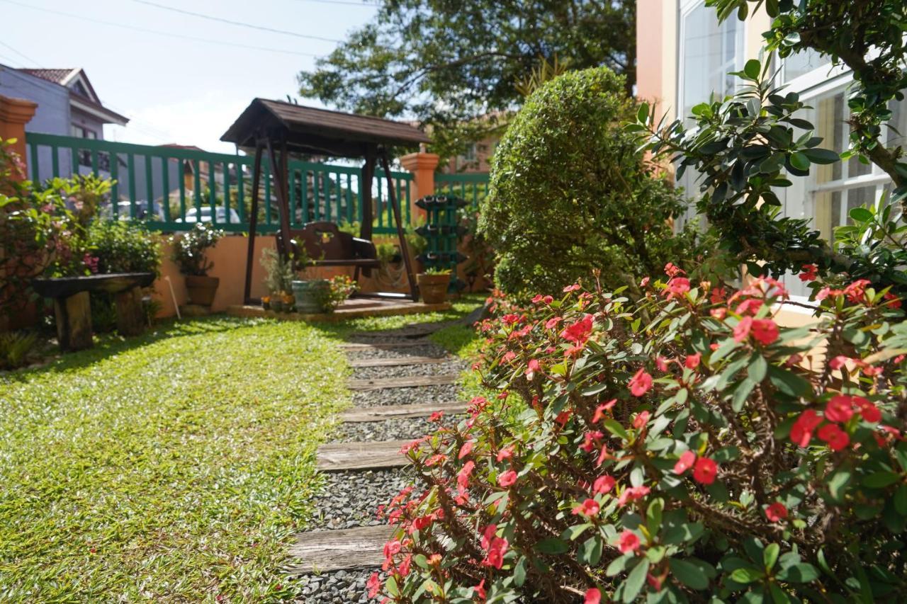 Charming Tagaytay Vacation Home Tagaytay City Esterno foto
