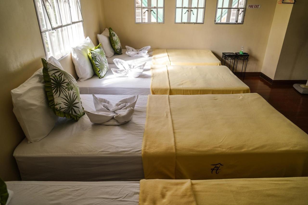 Charming Tagaytay Vacation Home Tagaytay City Esterno foto