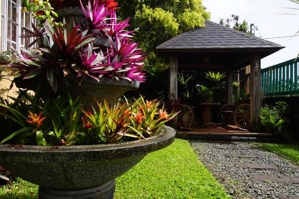 Charming Tagaytay Vacation Home Tagaytay City Esterno foto