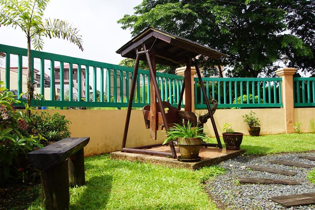 Charming Tagaytay Vacation Home Tagaytay City Esterno foto